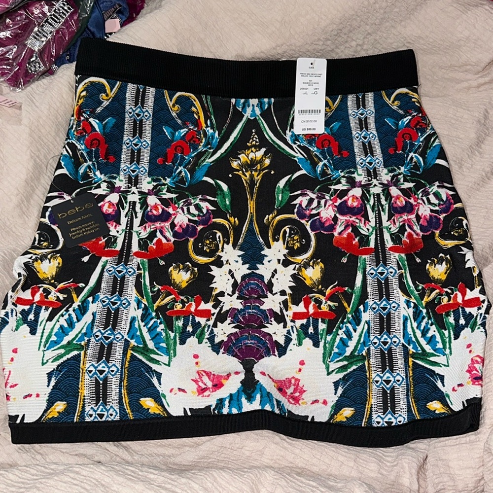 NWT BEBE PENCIL SKIRT SIZE L